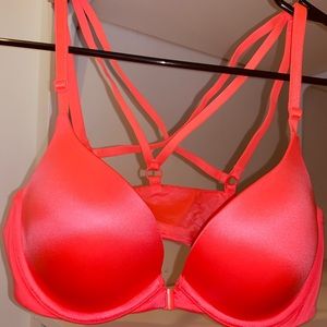 Victoria’s Secret Very Sexy push-up